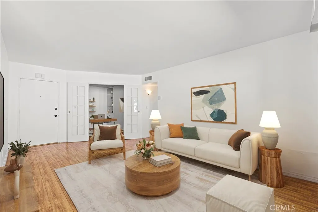 5400 Newcastle Avenue 56, Encino, California 91316 home-pic-0